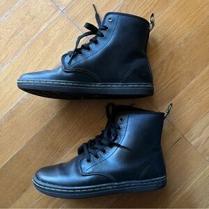 Dr. Martens Shoreditch Black Greasy Lamper Boot